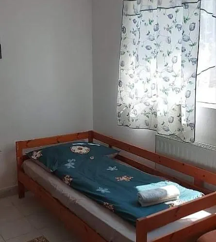 Badacsonyi Csobbanas Privat Berlemeny * בדקסוניטומאי